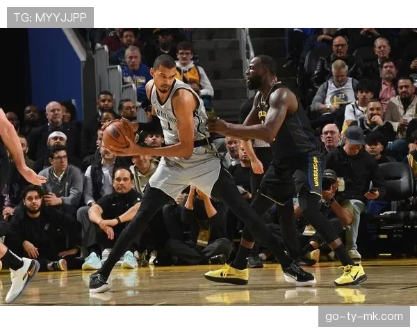 马刺126-113逆转勇士取6连胜,文班亚马26分9篮板导演16分大逆转 马刺126-113逆转勇士取6连胜,文班亚马26分9篮板导演16分大逆转